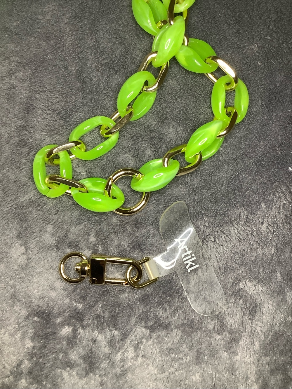 ARTIKL ACRYLIC CHAIN CROSSBODY PHONE STRAP NECKLACE - Picture 7 of 10